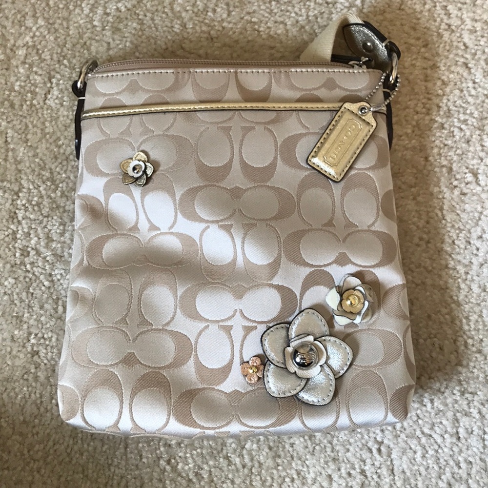 Authentic Coach tan crossbody purse